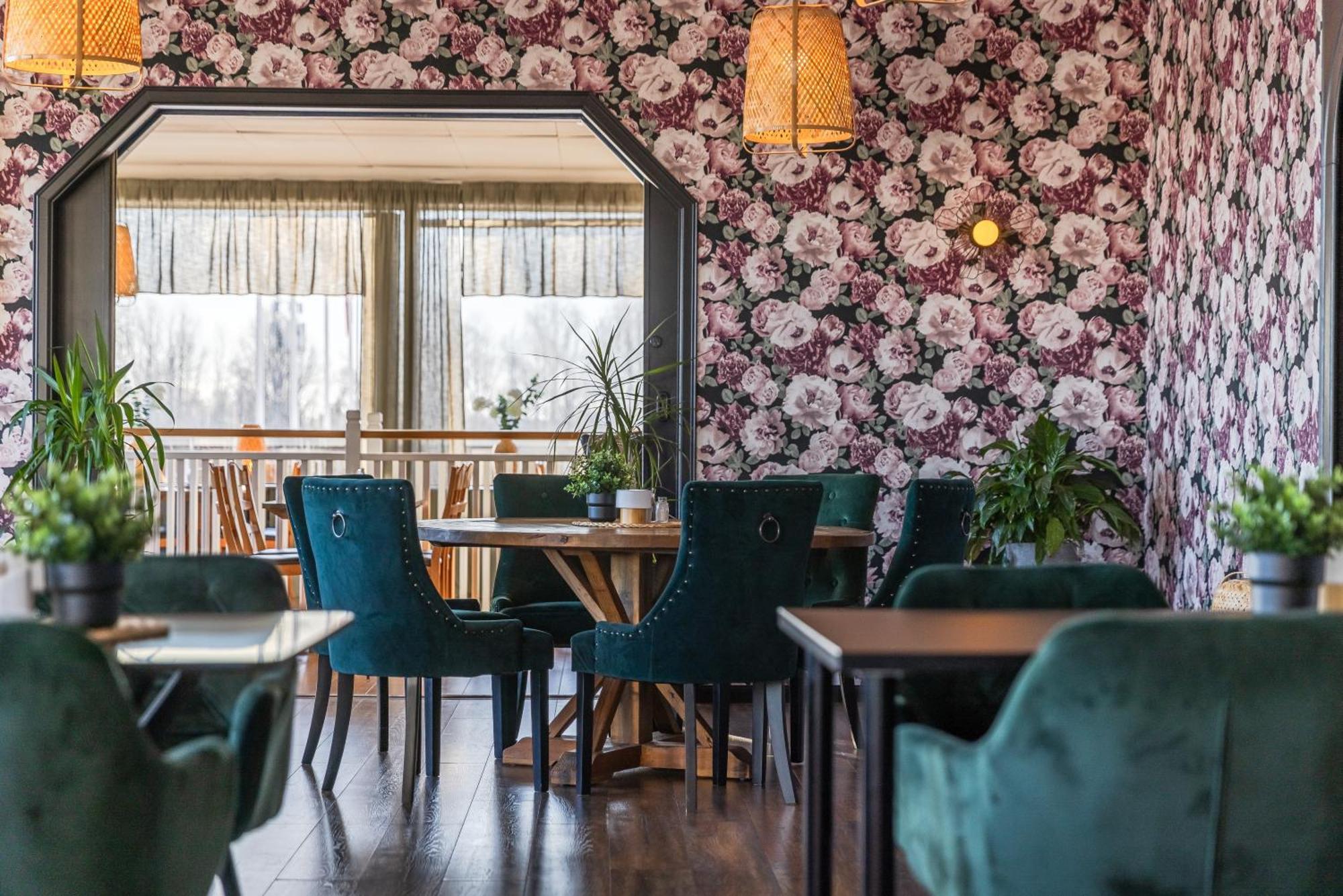 Hotell Kung Goesta By First Mora Buitenkant foto