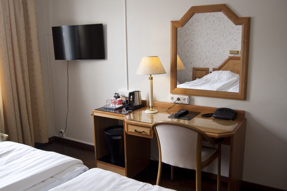 Hotell Kung Goesta By First Mora Buitenkant foto